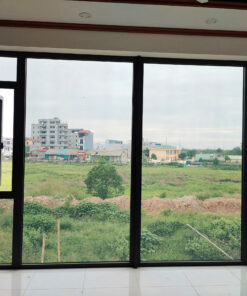 thi công cửa kính nhà hàng